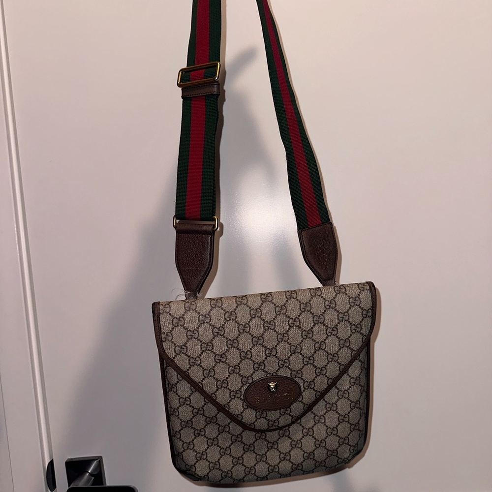 Gucci Medium Messenger Bag
